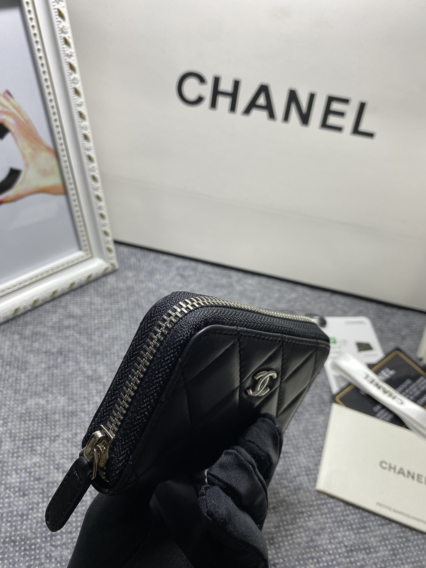 CHANEL ZIPPED COIN PURSE 7.5x 11x 2.5cm