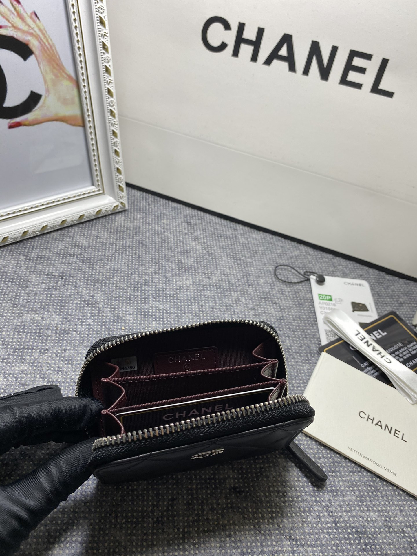 CHANEL ZIPPED COIN PURSE 7.5x 11x 2.5cm