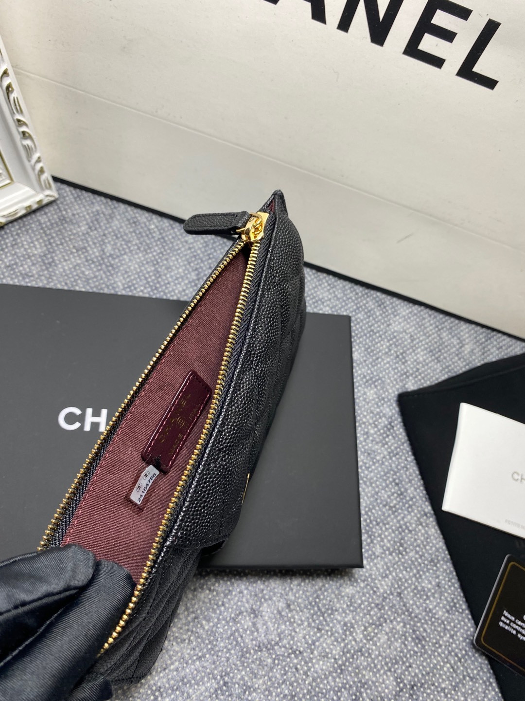 CHANEL LONG ZIPPED WALLET 19-11cm