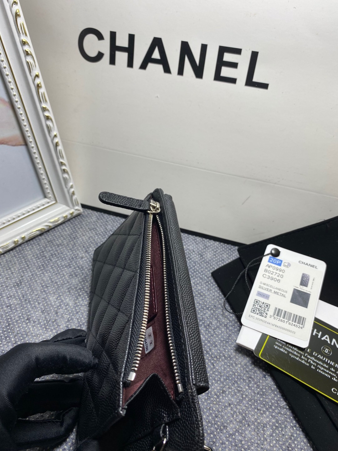 CHANEL LONG ZIPPED WALLET 19-11cm