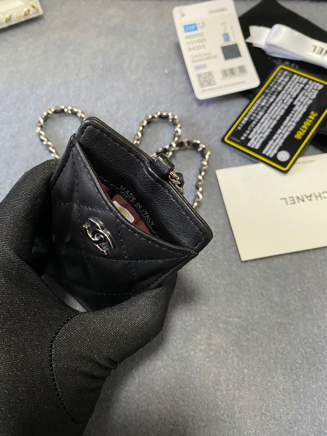 CHANEL CARD HOLDER 10.5 x7 x 0.5cm