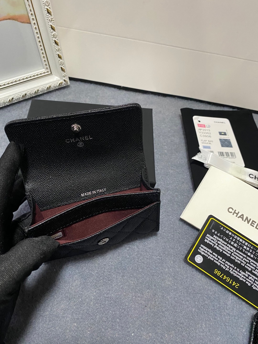 CHANEL CARD HOLDER 11.3 x 7.5 x 2.5 cm