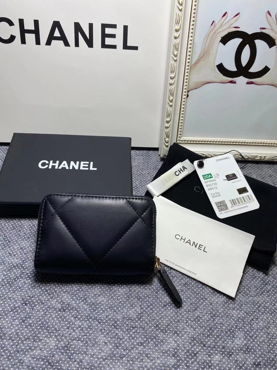 CHANEL ZIPPED COIN PURSE 7.5x 11x 2.5cm
