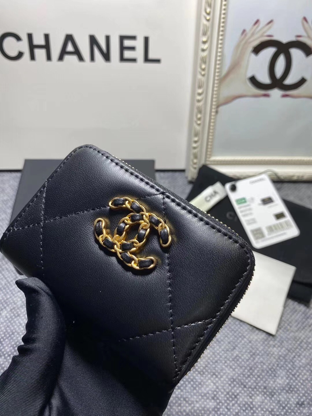 CHANEL ZIPPED COIN PURSE 7.5x 11x 2.5cm