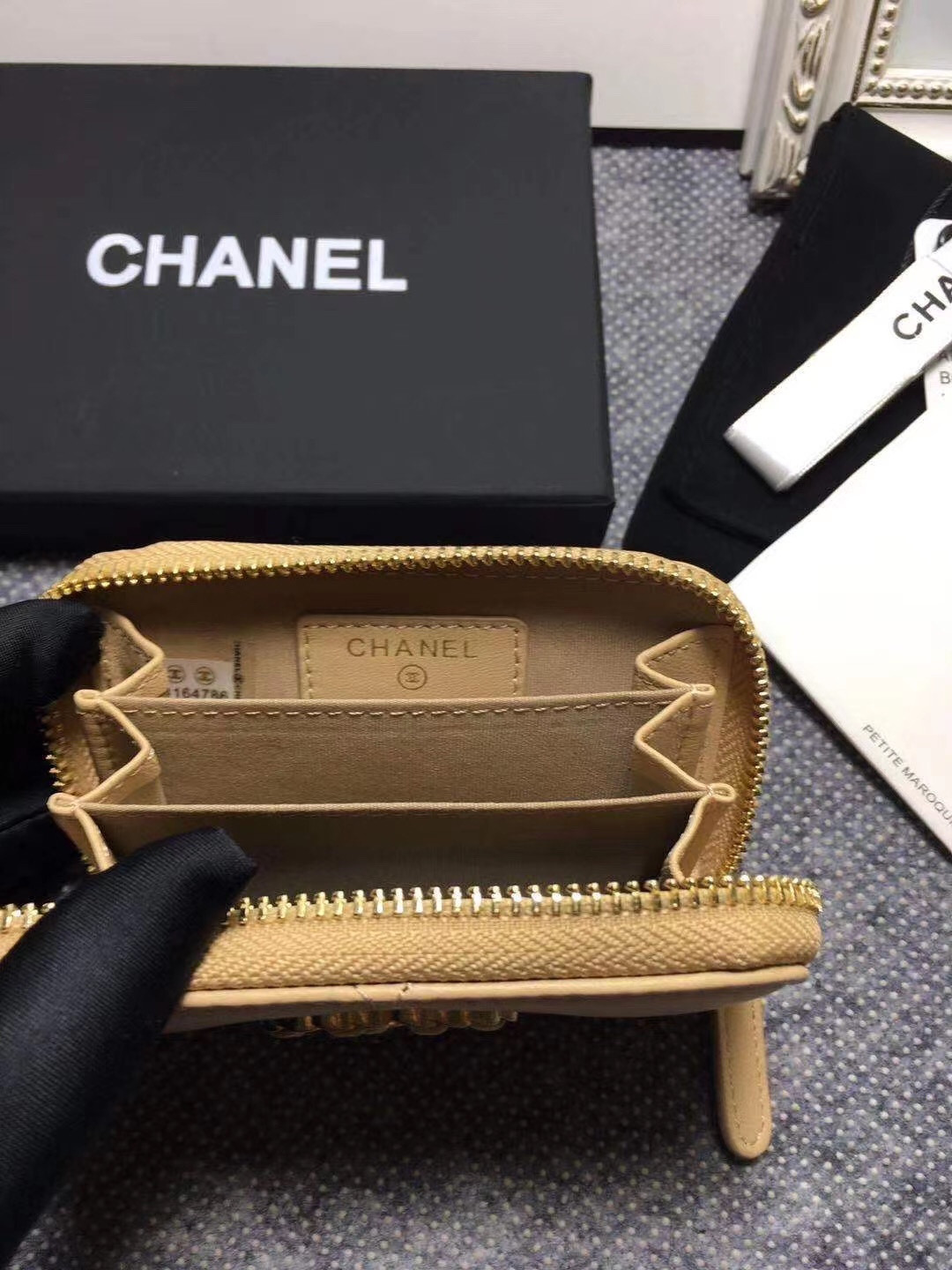CHANEL ZIPPED COIN PURSE 7.5x 11x 2.5cm