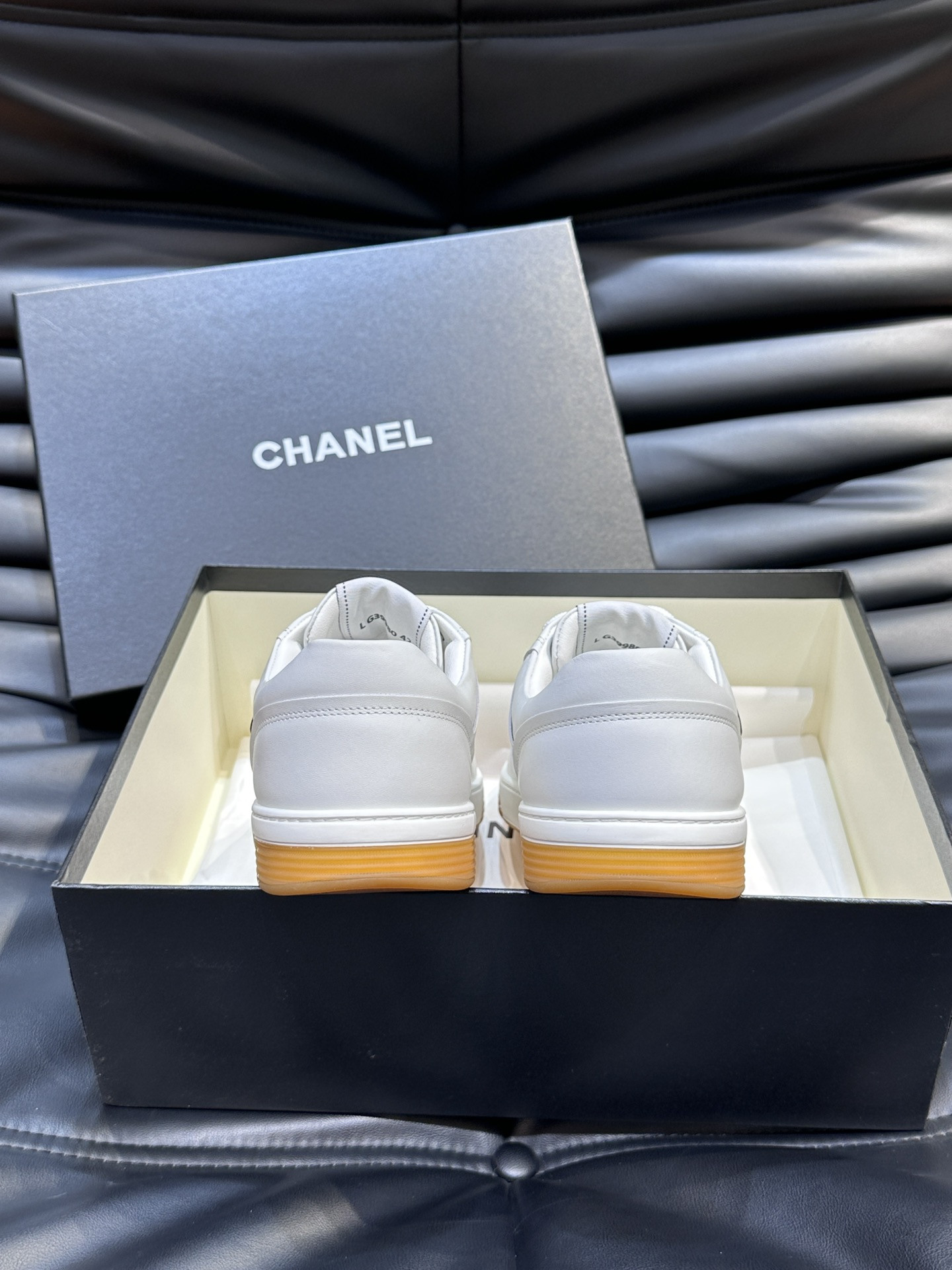 UA CHANEL SNEAKER Calfskin