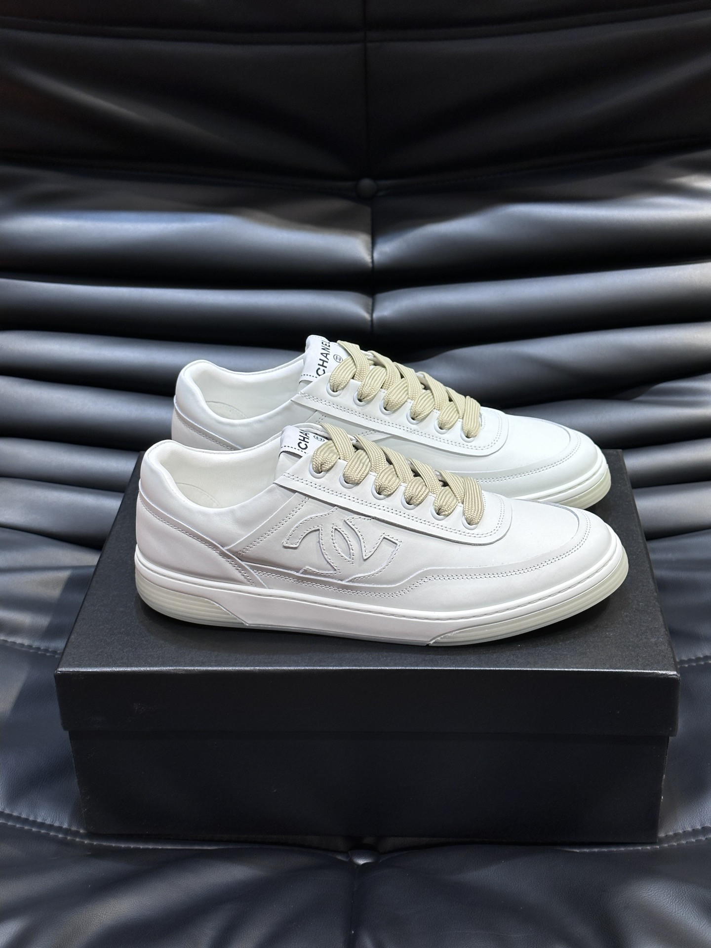 UA CHANEL SNEAKER Calfskin