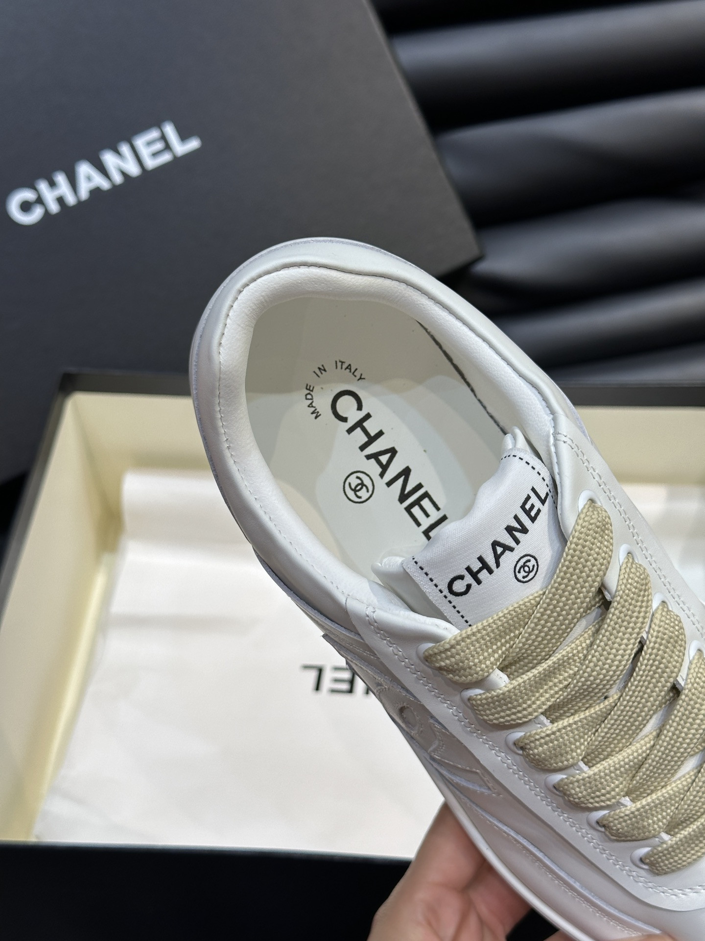 UA CHANEL SNEAKER Calfskin