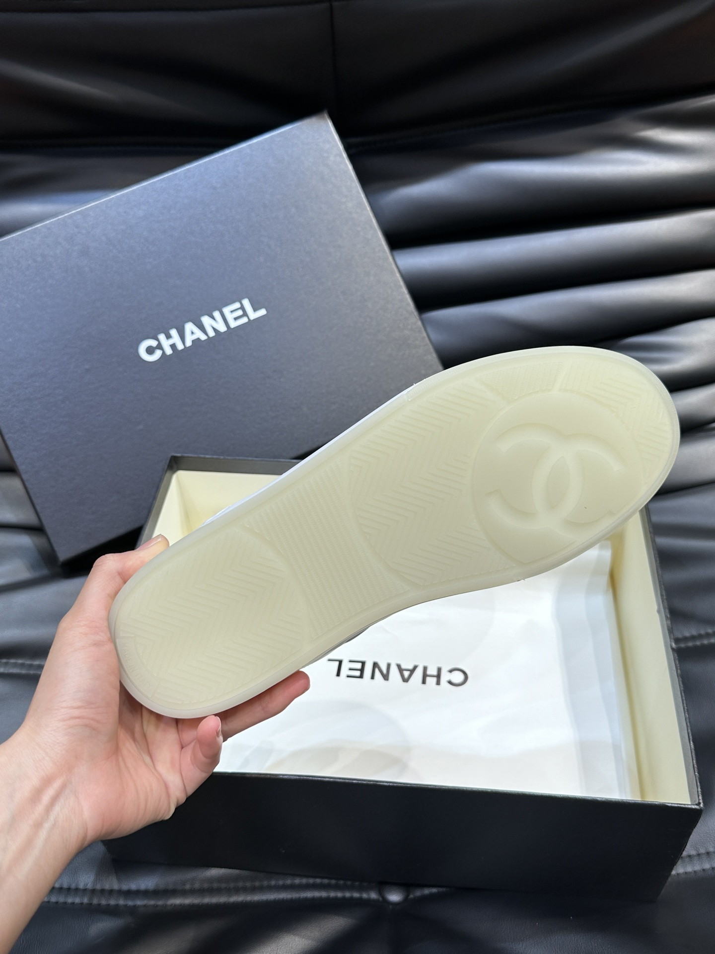 UA CHANEL SNEAKER Calfskin