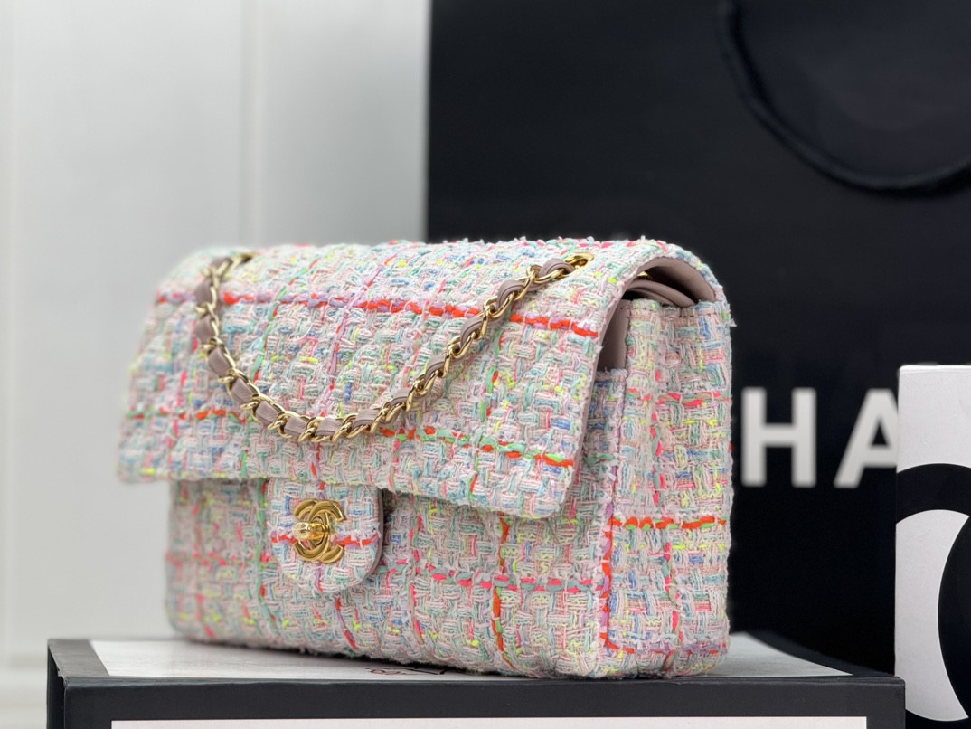 CHANEL CLASSIC 11.12 HANDBAG 4.7 × 7.8 × 2.3 in