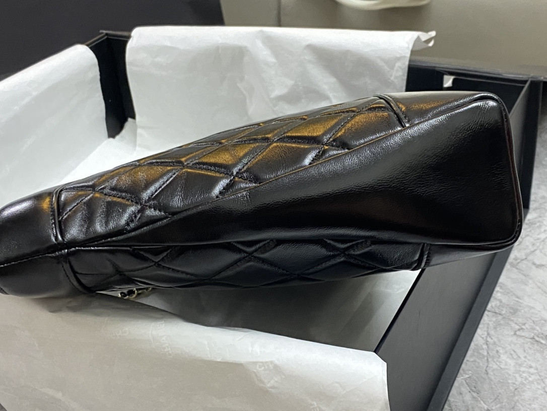 CHANEL  SHOPPING BAG Shiny Lambskin & Gold-Tone Metal Black 35x39x8cm