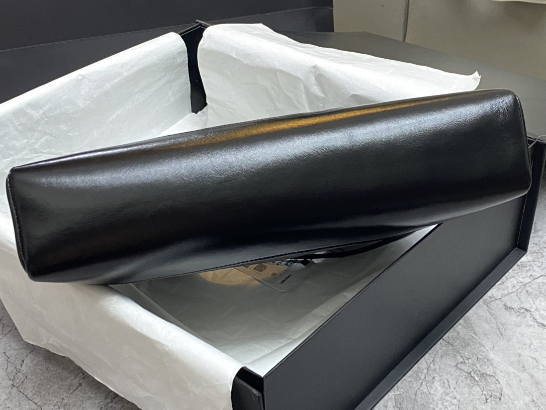 CHANEL  SHOPPING BAG Shiny Lambskin & Gold-Tone Metal Black 35x39x8cm