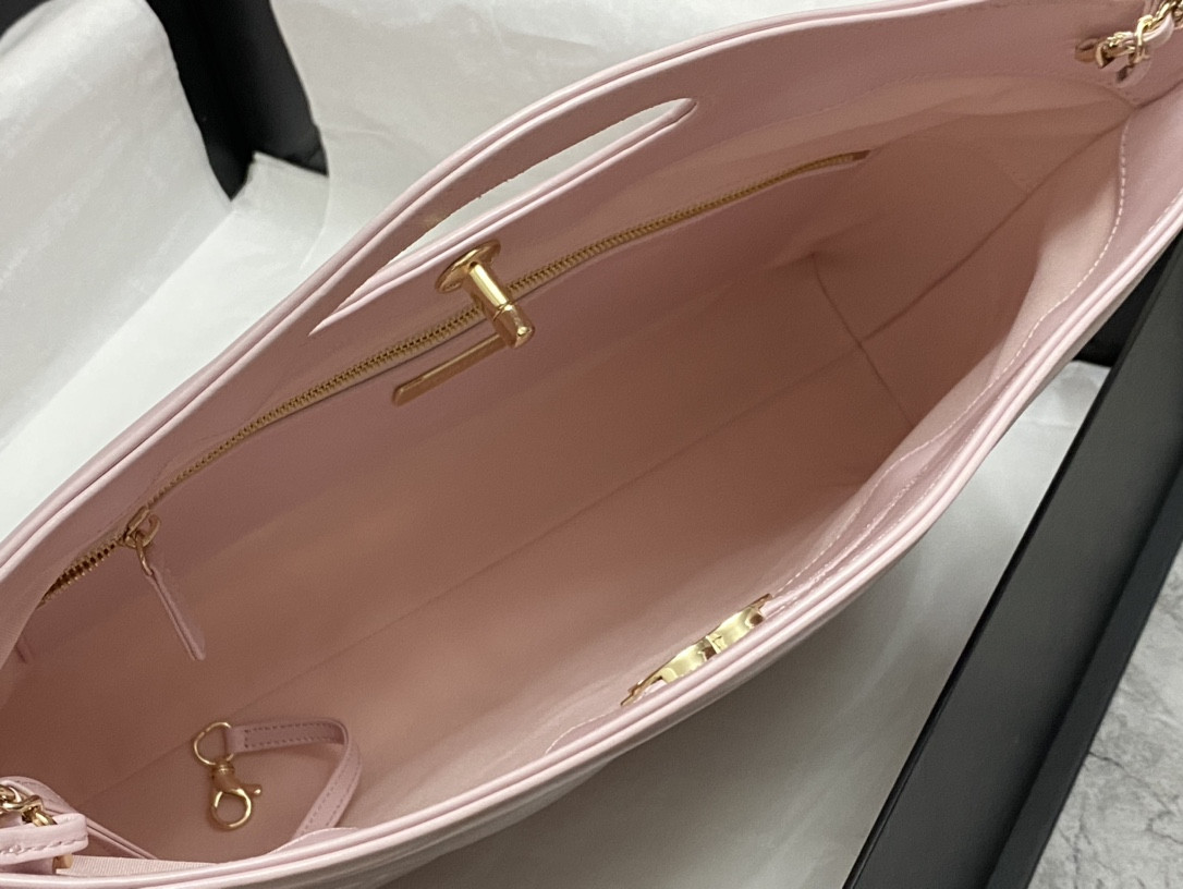 CHANEL SHOPPING BAG Shiny Lambskin & Gold-Tone Metal 35x39x8cm