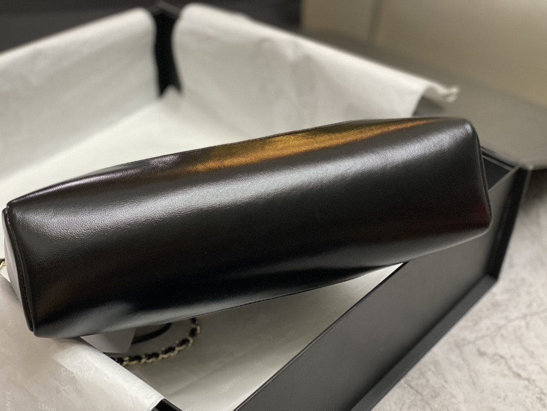 CHANEL SHOPPING BAG Shiny Lambskin & Gold-Tone Metal Black11.7 × 11.3 × 3.5 in