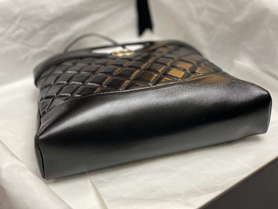 CHANEL MINI SHOPPING BAG Shiny Lambskin & Gold-Tone Metal Black 22x23x5.5cm