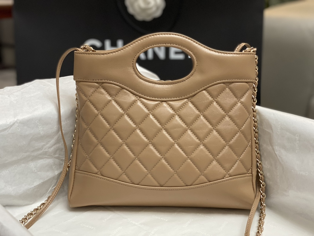 CHANEL MINI SHOPPING BAG Shiny Lambskin & Gold-Tone Metal 22x23x5.5cm