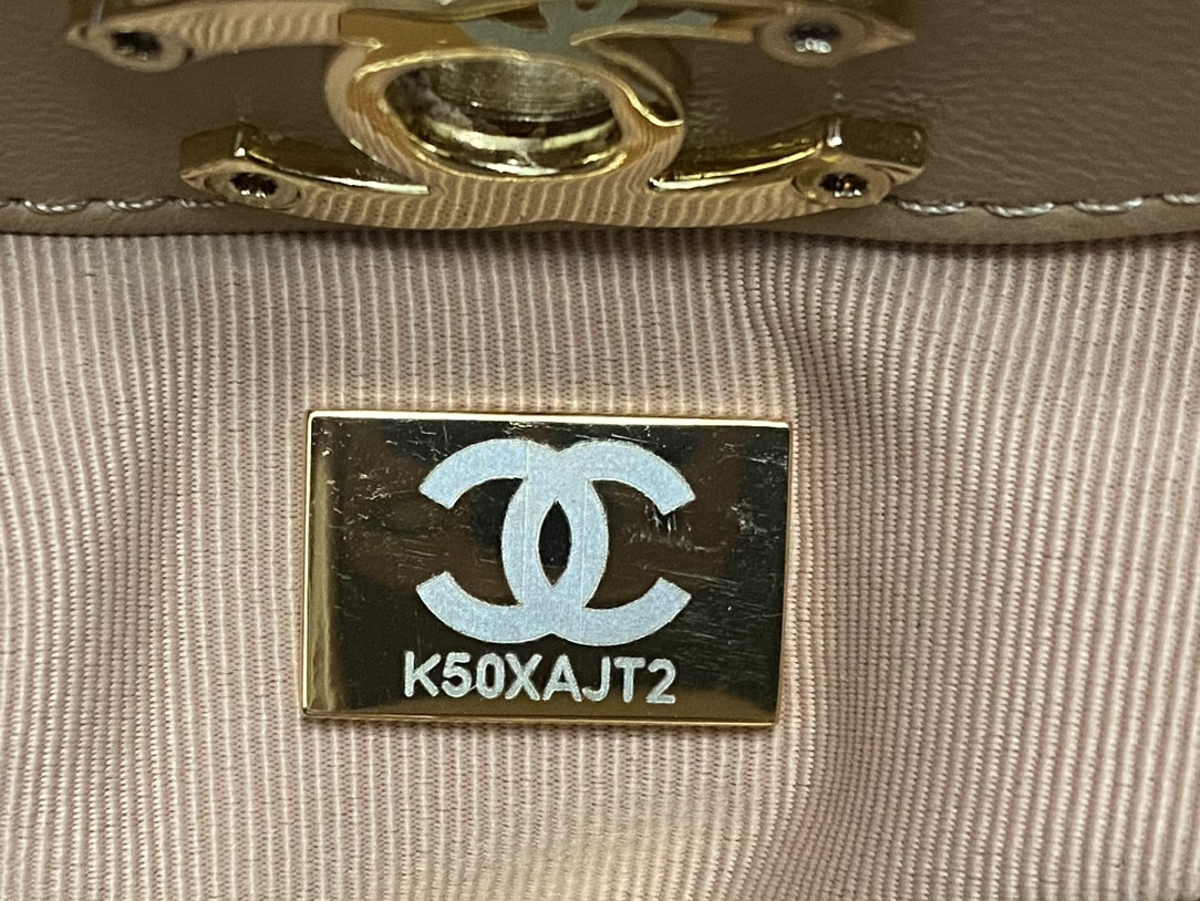 CHANEL MINI SHOPPING BAG Shiny Lambskin & Gold-Tone Metal 22x23x5.5cm