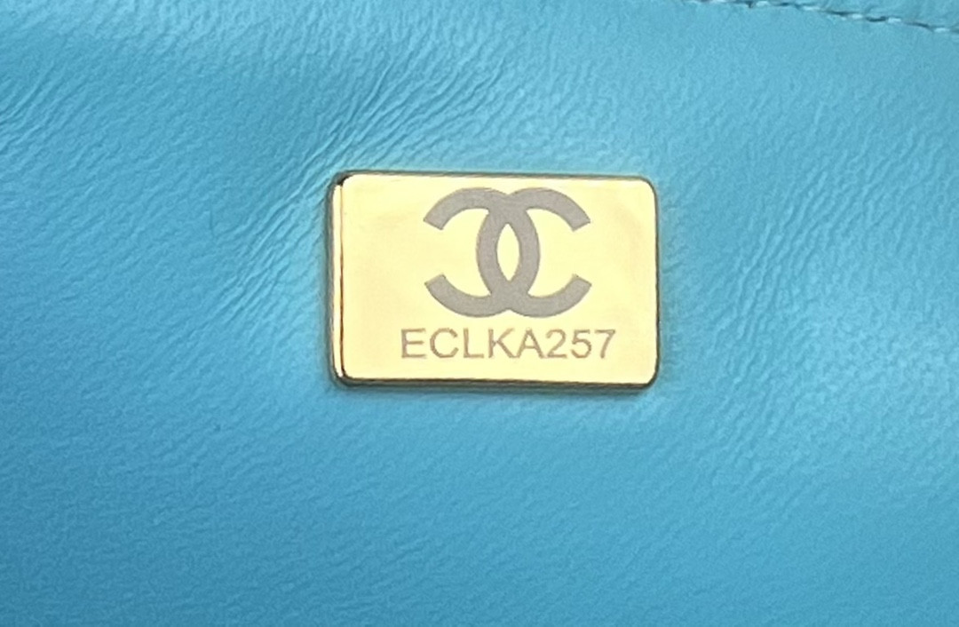 CHANEL CLASSIC 11.12 HANDBAG Tweed & Gold-Tone Metal 6 × 9.9 × 2.5 in