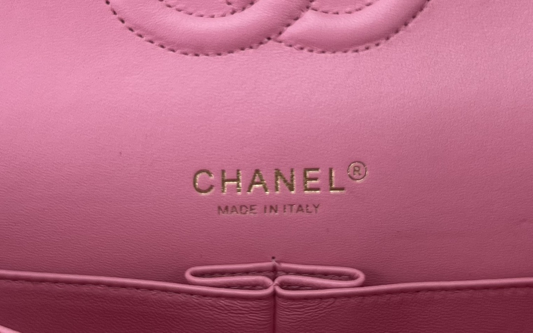 CHANEL CLASSIC 11.12 HANDBAG Tweed & Gold-Tone Metal 6 × 9.9 × 2.5 in