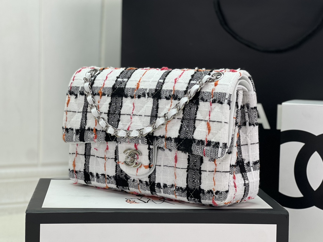 CHANEL CLASSIC 11.12 HANDBAG Tweed & Silver-Tone Metal   6 × 9.9 × 2.5 in