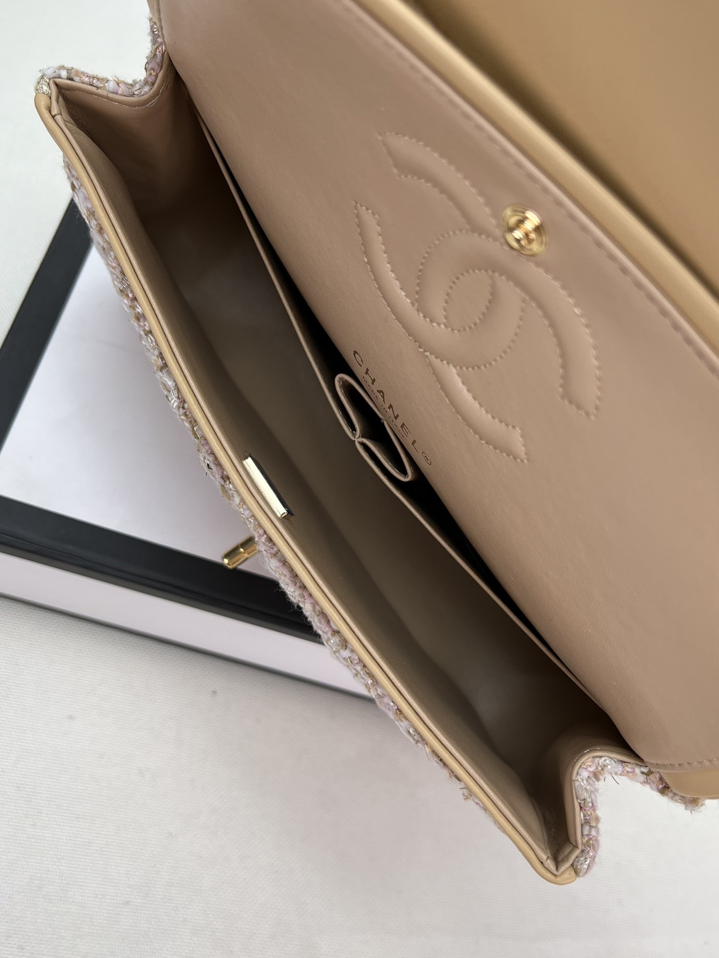 CHANEL CLASSIC 11.12 HANDBAG Tweed & Gold-Tone Metal   6 × 9.9 × 2.5 in