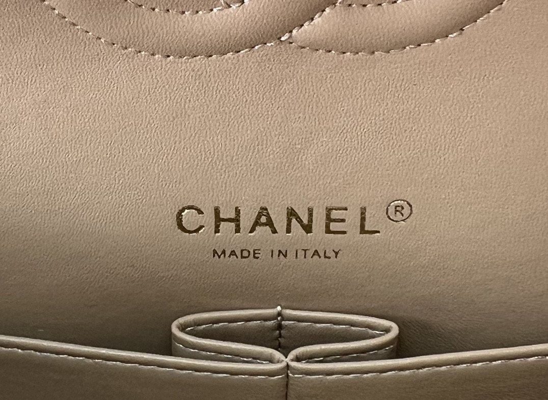 CHANEL CLASSIC 11.12 HANDBAG Tweed & Gold-Tone Metal   6 × 9.9 × 2.5 in