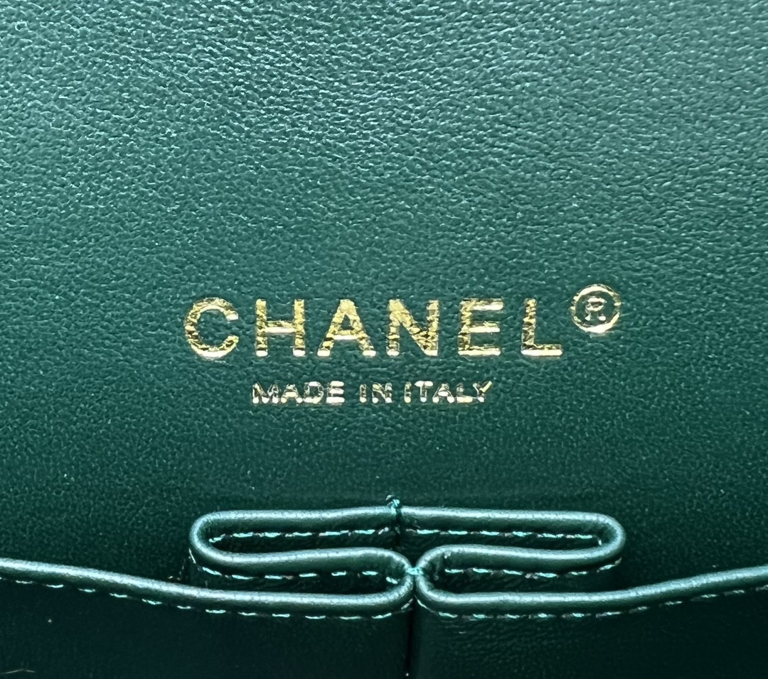 CHANEL CLASSIC 11.12 HANDBAG Tweed & Gold-Tone Metal 6 × 9.9 × 2.5 in