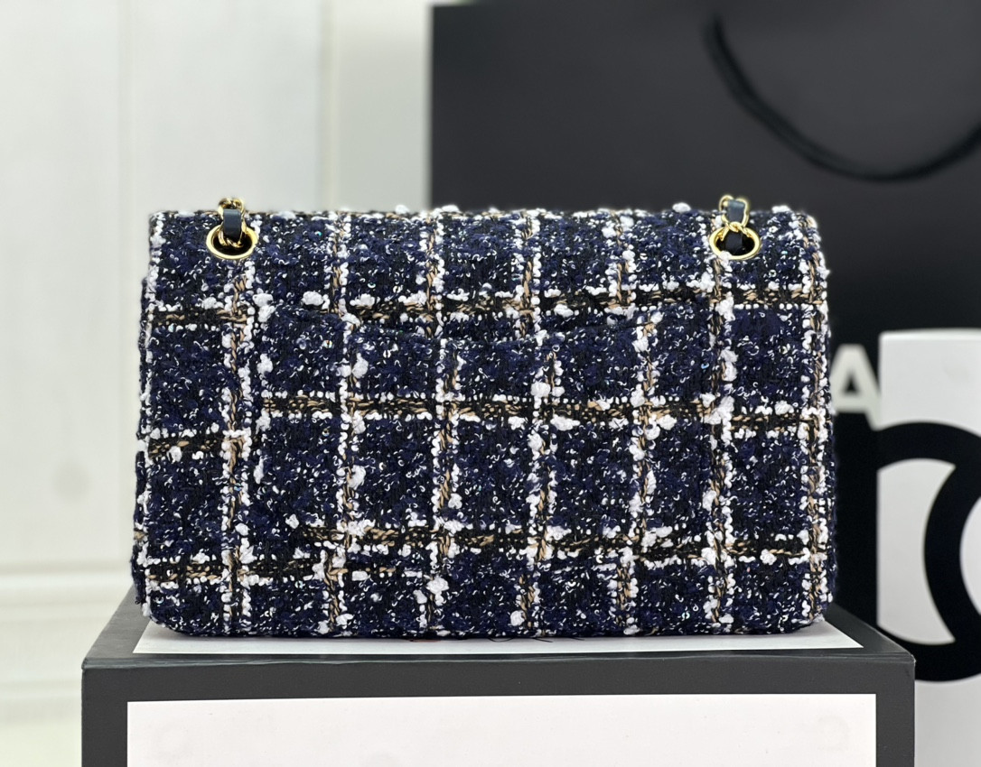 CHANEL CLASSIC 11.12 HANDBAG Tweed & Gold-Tone Metal 6 × 9.9 × 2.5 in