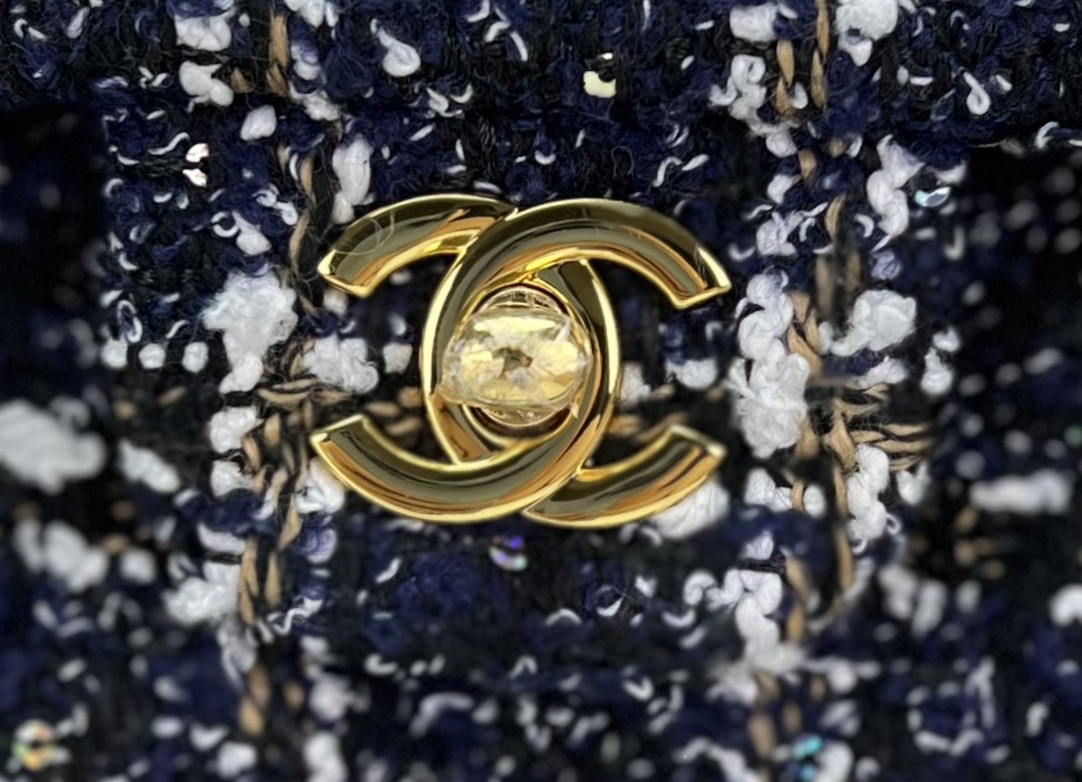 CHANEL CLASSIC 11.12 HANDBAG Tweed & Gold-Tone Metal 6 × 9.9 × 2.5 in