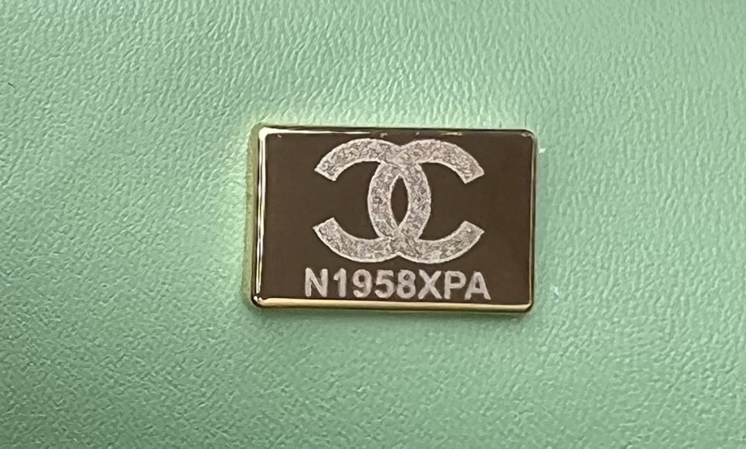 CHANEL CLASSIC 11.12 HANDBAG Tweed & Gold-Tone Metal 6 × 9.9 × 2.5 in