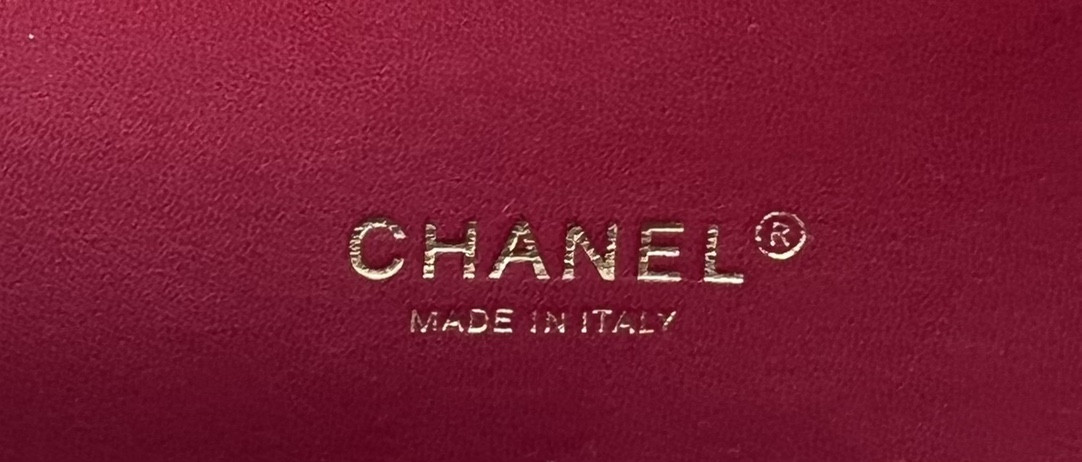 CHANEL CLASSIC 11.12 HANDBAG Tweed & Gold-Tone Metal 6 × 9.9 × 2.5 in