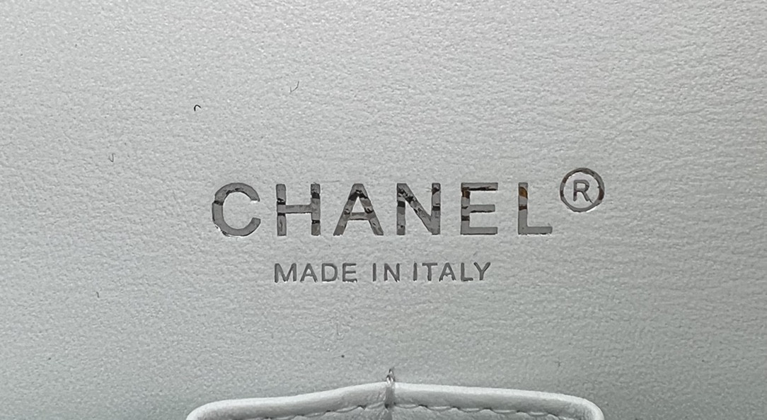 CHANEL MINI CLASSIC 11.12 HANDBAG Tweed & Silver-Tone Metal 4.7 × 7.8 × 2.3 in