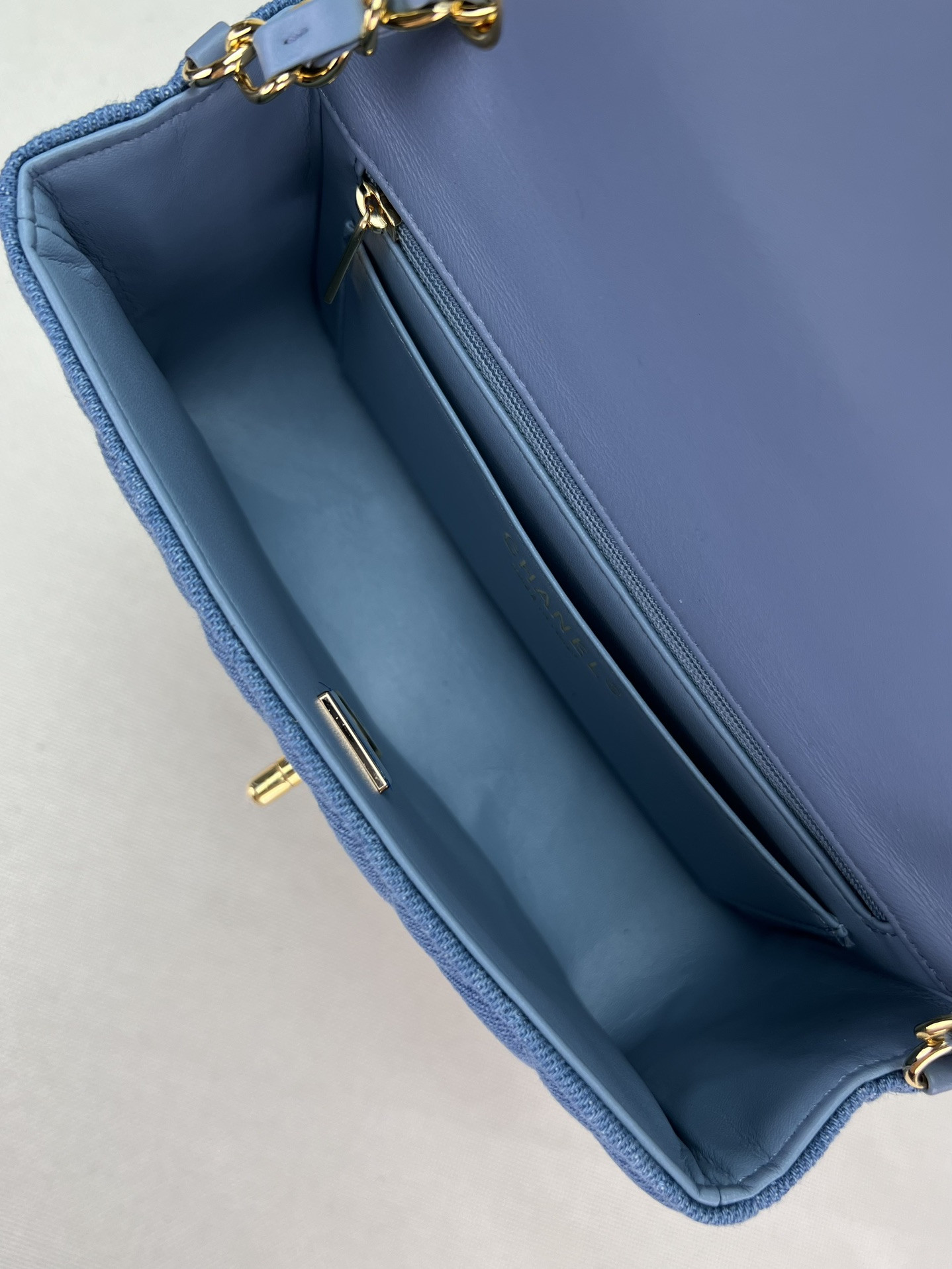 CHANEL MINI CLASSIC 11.12 HANDBAG Tweed & Gold-Tone Metal 4.7 × 7.8 × 2.3 in