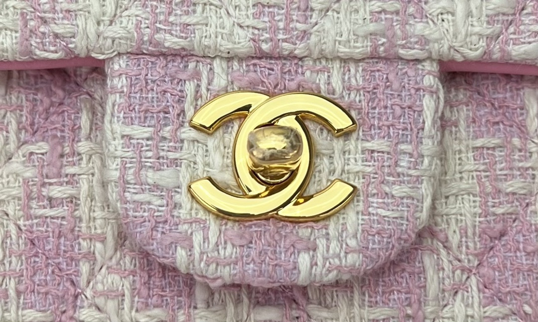 CHANEL MINI CLASSIC 11.12 HANDBAG Tweed & Gold-Tone Metal 4.7 × 7.8 × 2.3 in