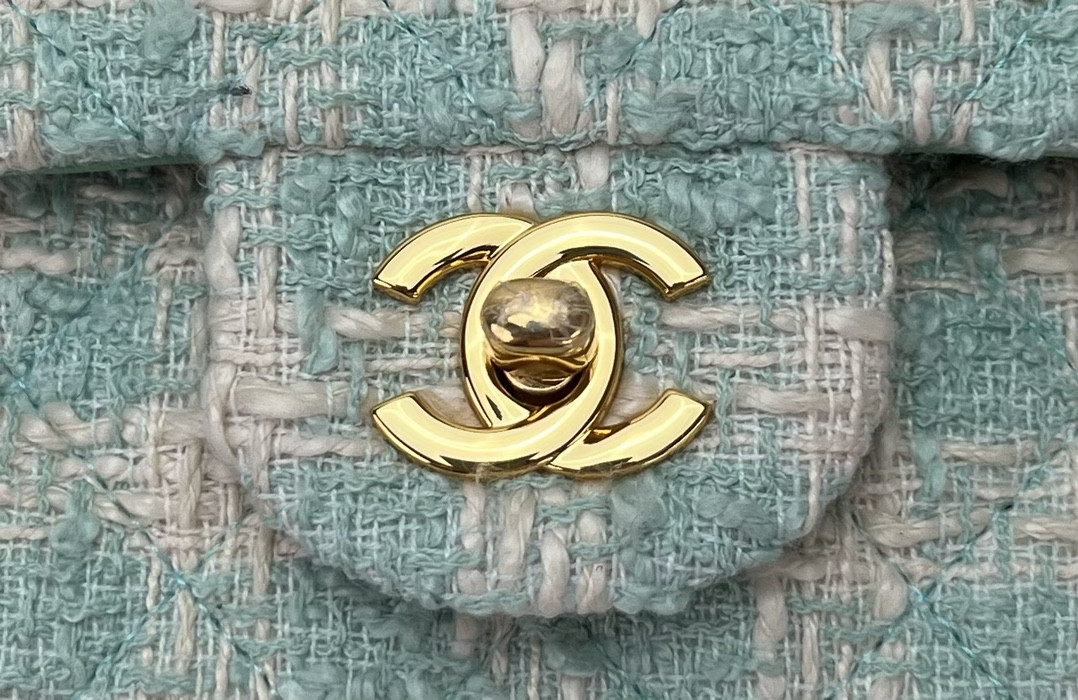 CHANEL MINI CLASSIC 11.12 HANDBAG Tweed & Gold-Tone Metal 4.7 × 7.8 × 2.3 in