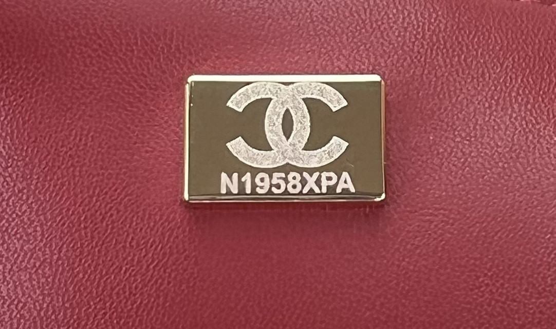 CHANEL MINI CLASSIC 11.12 HANDBAG Tweed & Gold-Tone Metal 4.7 × 7.8 × 2.3 in