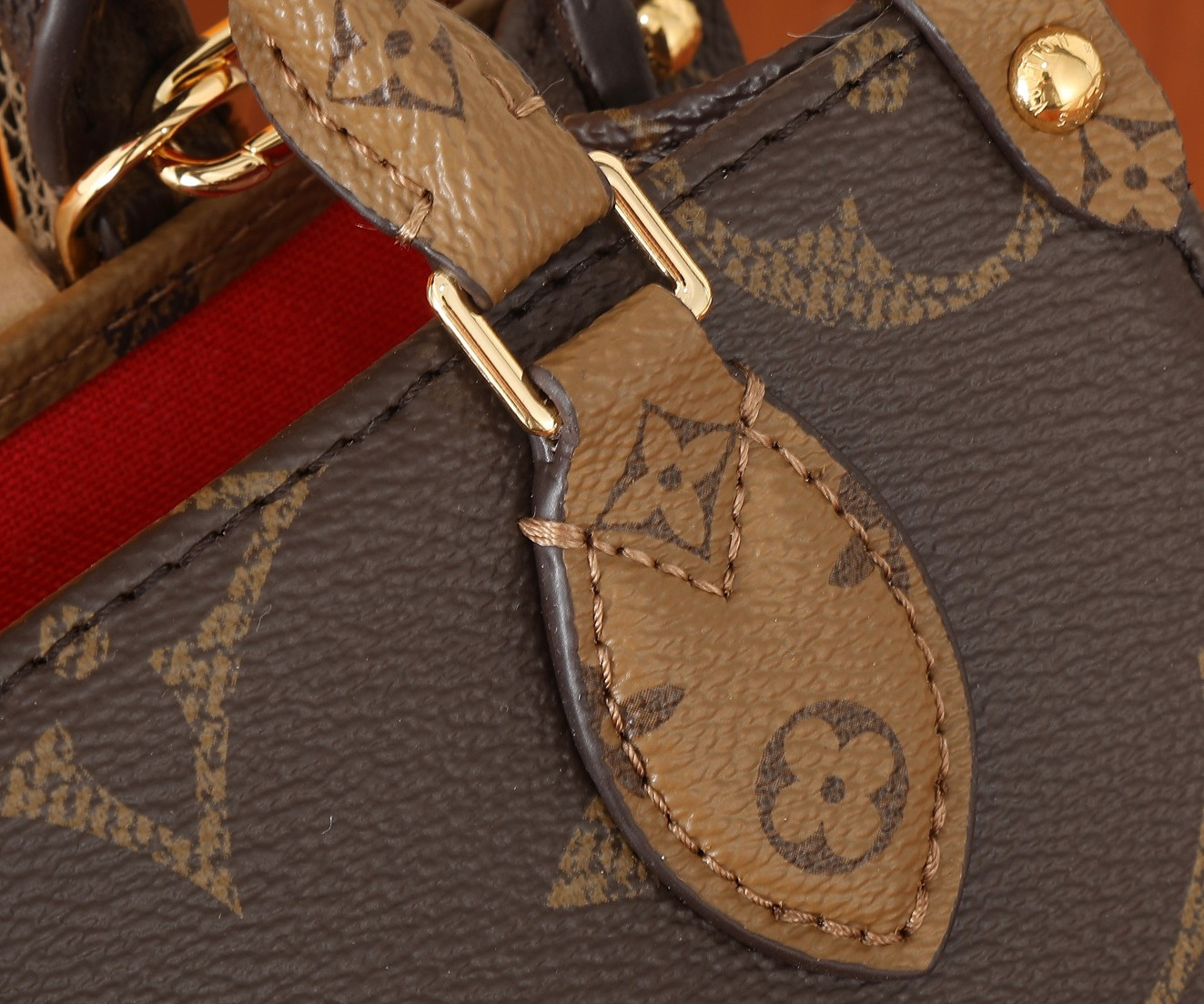 LV OnTheGo BB M46839 7.1 x 5.9 x 3.3 inches