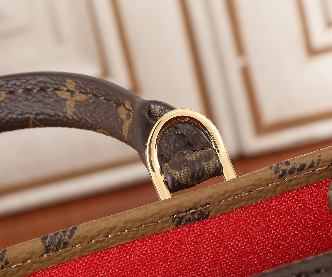 LV OnTheGo BB M46839 7.1 x 5.9 x 3.3 inches