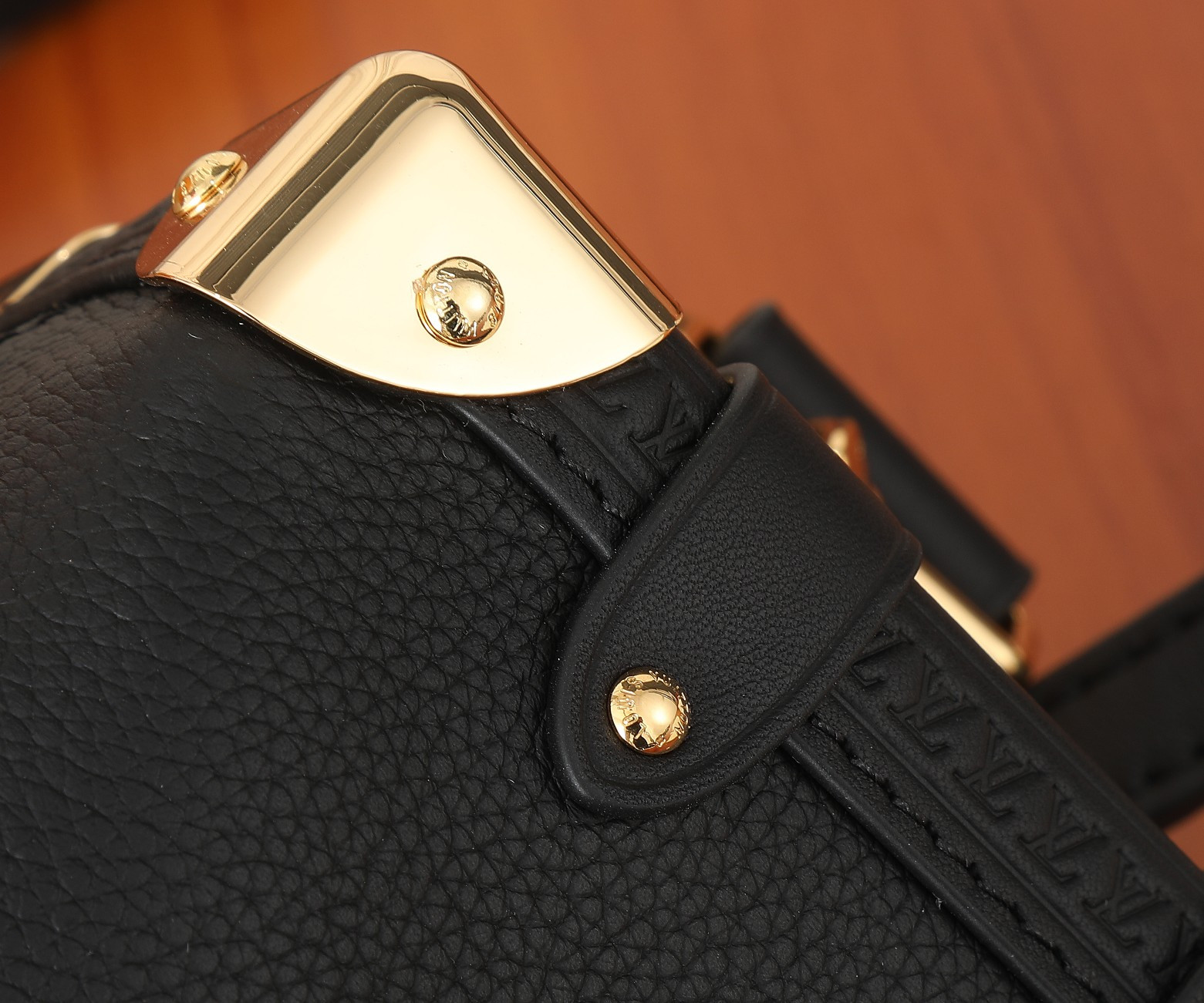 LV Side Trunk PM M23817 7.1 x 4.9 x 3.1 inches