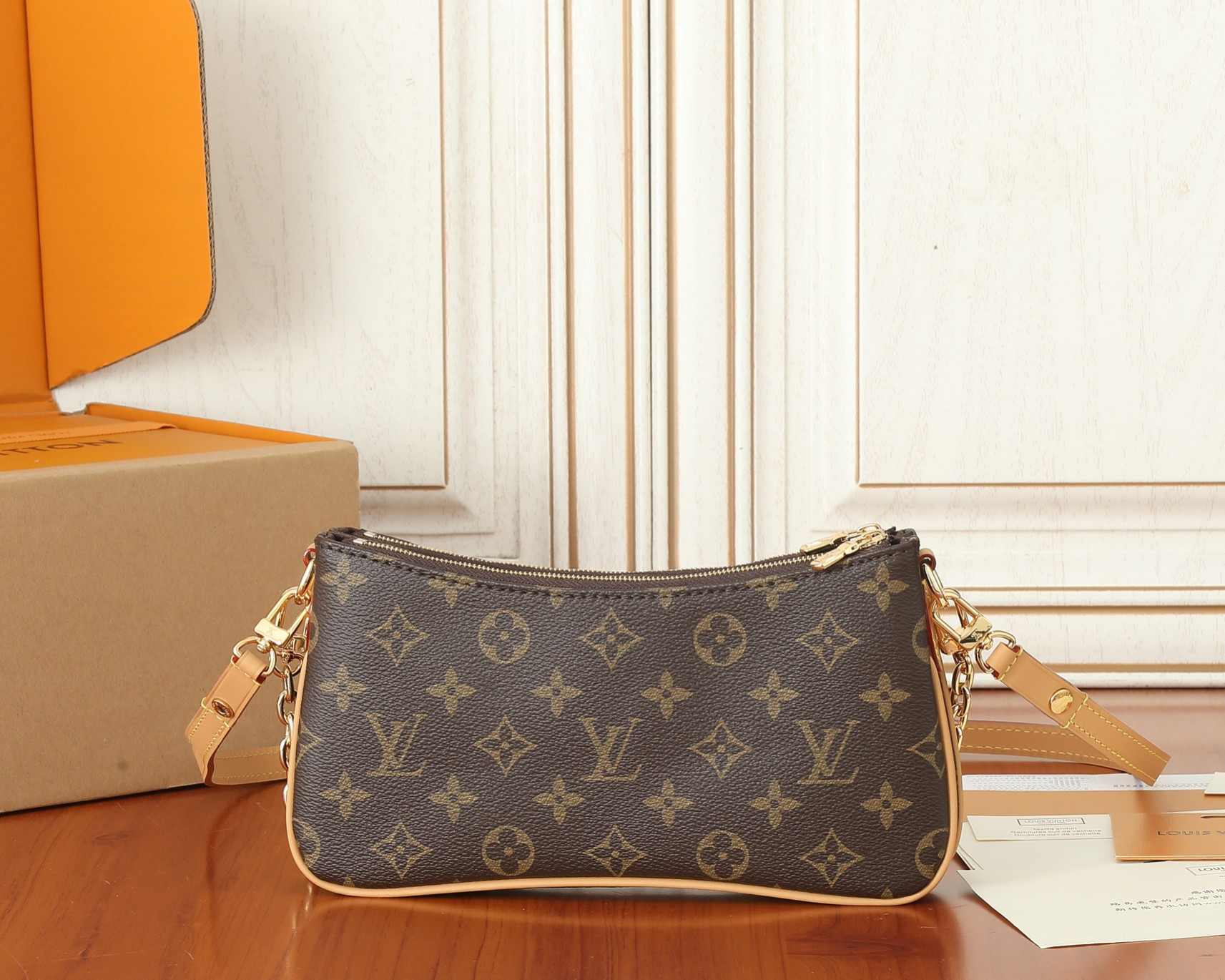 LV Liv Pochette M83008 9.6 x 5.3 x 2.6 inches