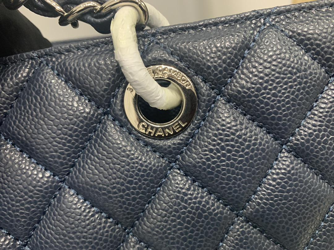 CHANEL GST CAVIAR LEATHER HARDWARE 24X33X13CM