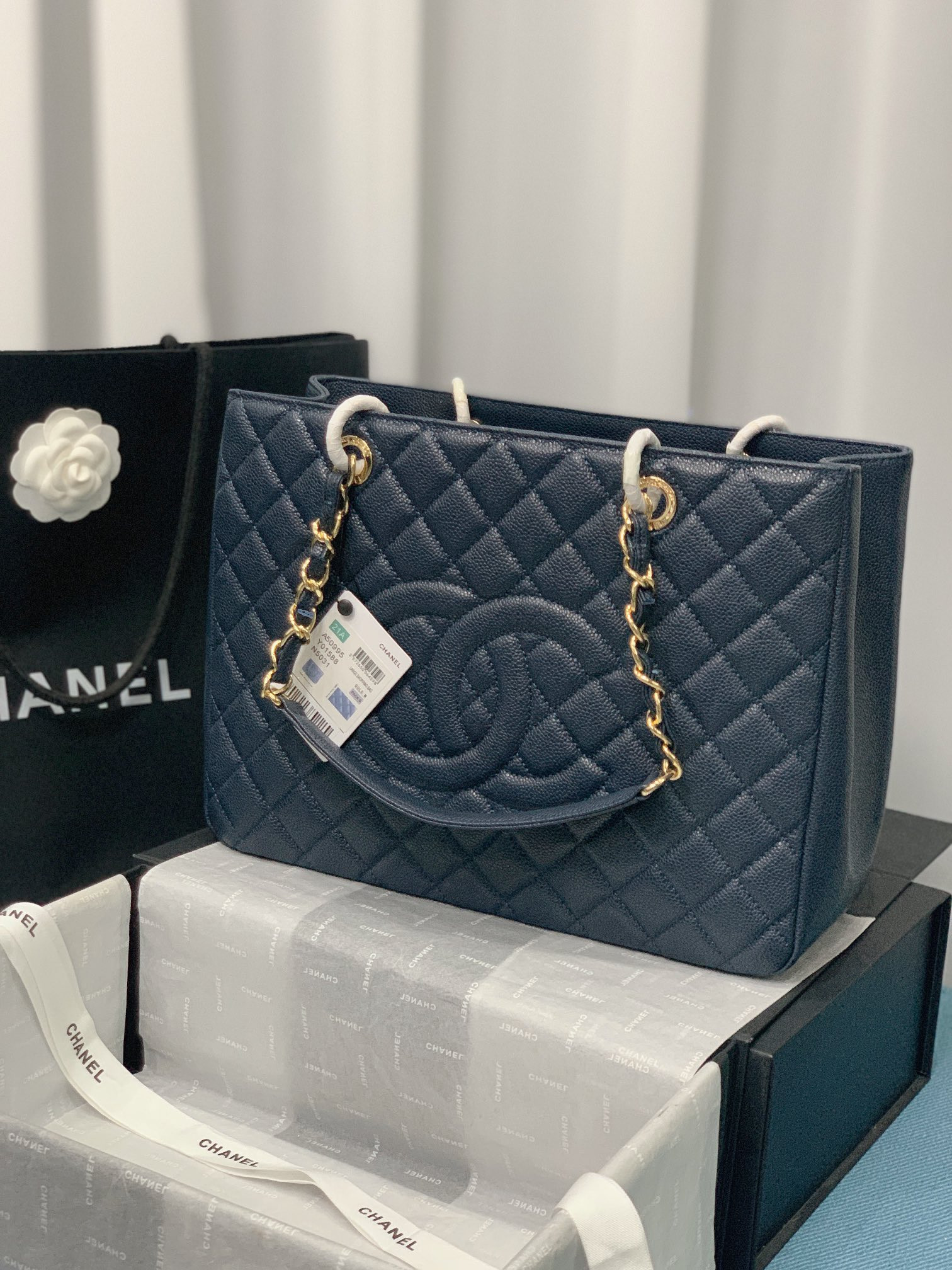 CHANEL GST CAVIAR LEATHER HARDWARE 24X33X13CM