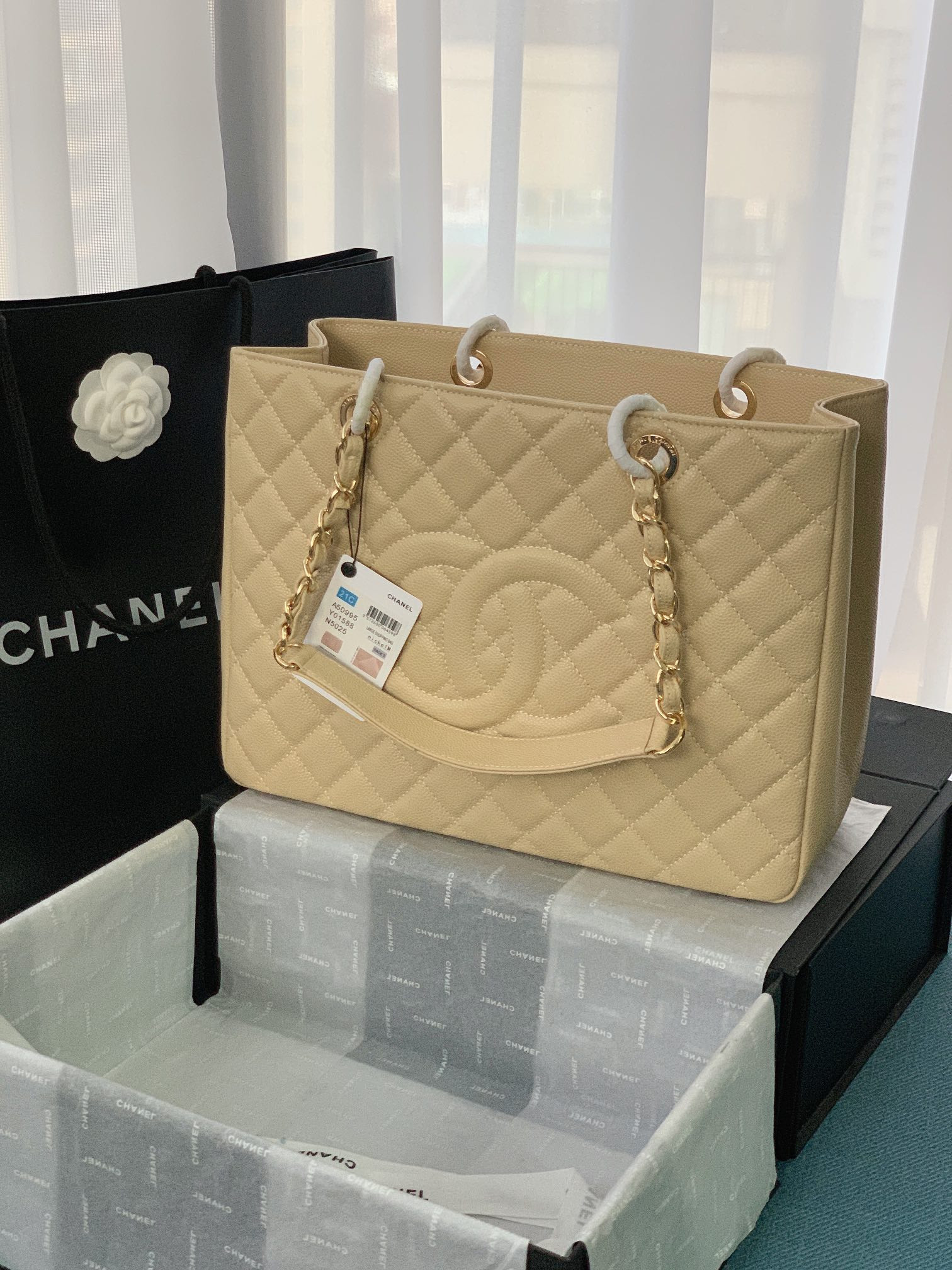 CHANEL GST CAVIAR LEATHER HARDWARE 24X33X13CM