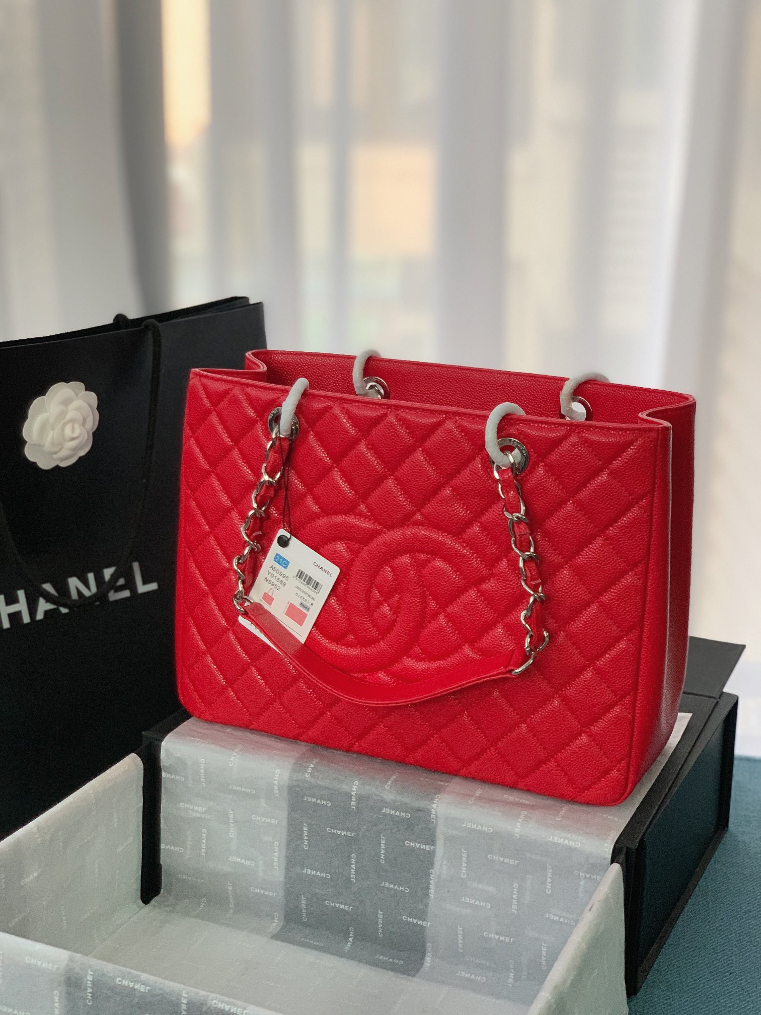 CHANEL GST CAVIAR LEATHER HARDWARE 24X33X13CM