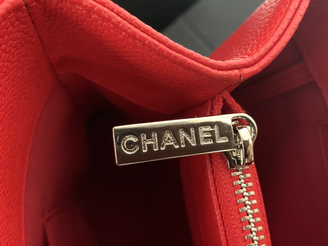 CHANEL GST CAVIAR LEATHER HARDWARE 24X33X13CM