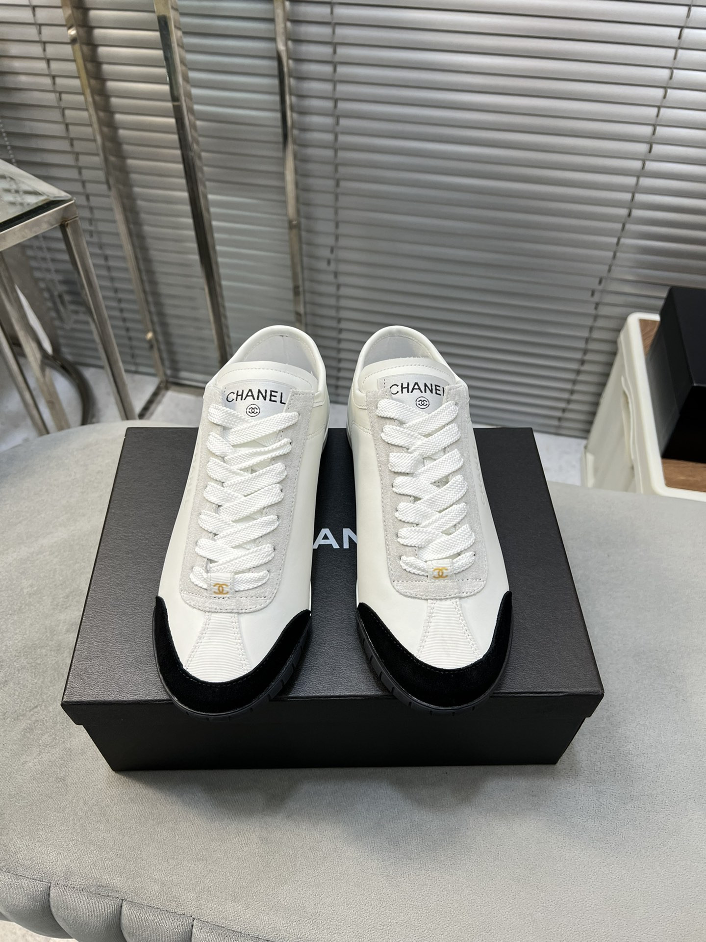 UA CHANEL SNEAKERS Calfskin & Suede Calfskin White & Black