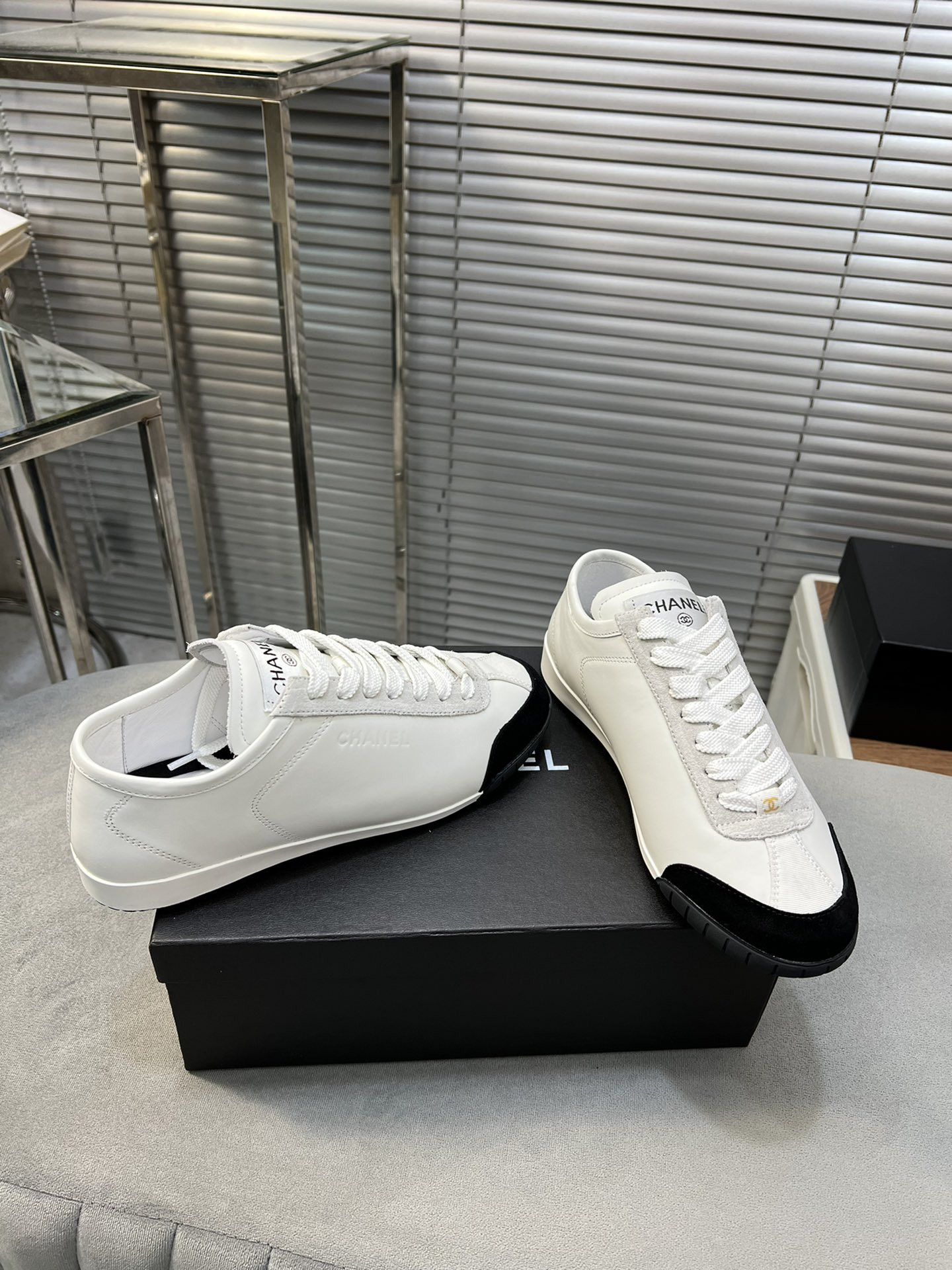UA CHANEL SNEAKERS Calfskin & Suede Calfskin White & Black