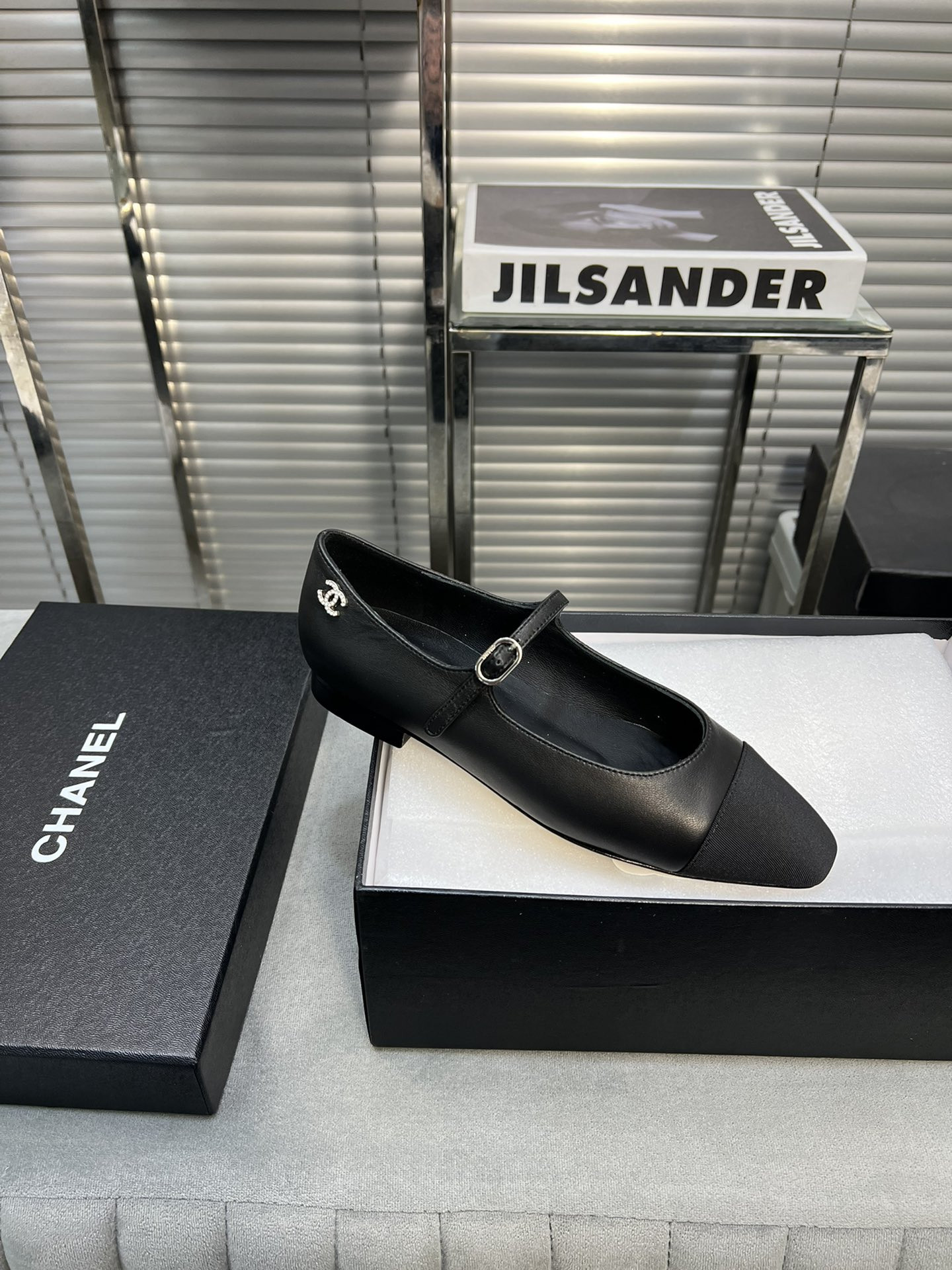 UA CHANEL MARY JANES Lambskin