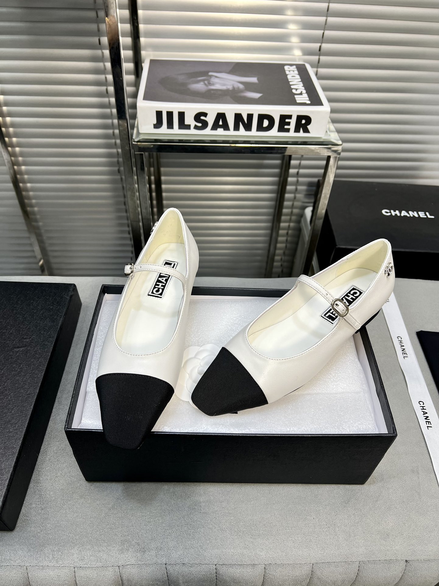 UA CHANEL MARY JANES Lambskin