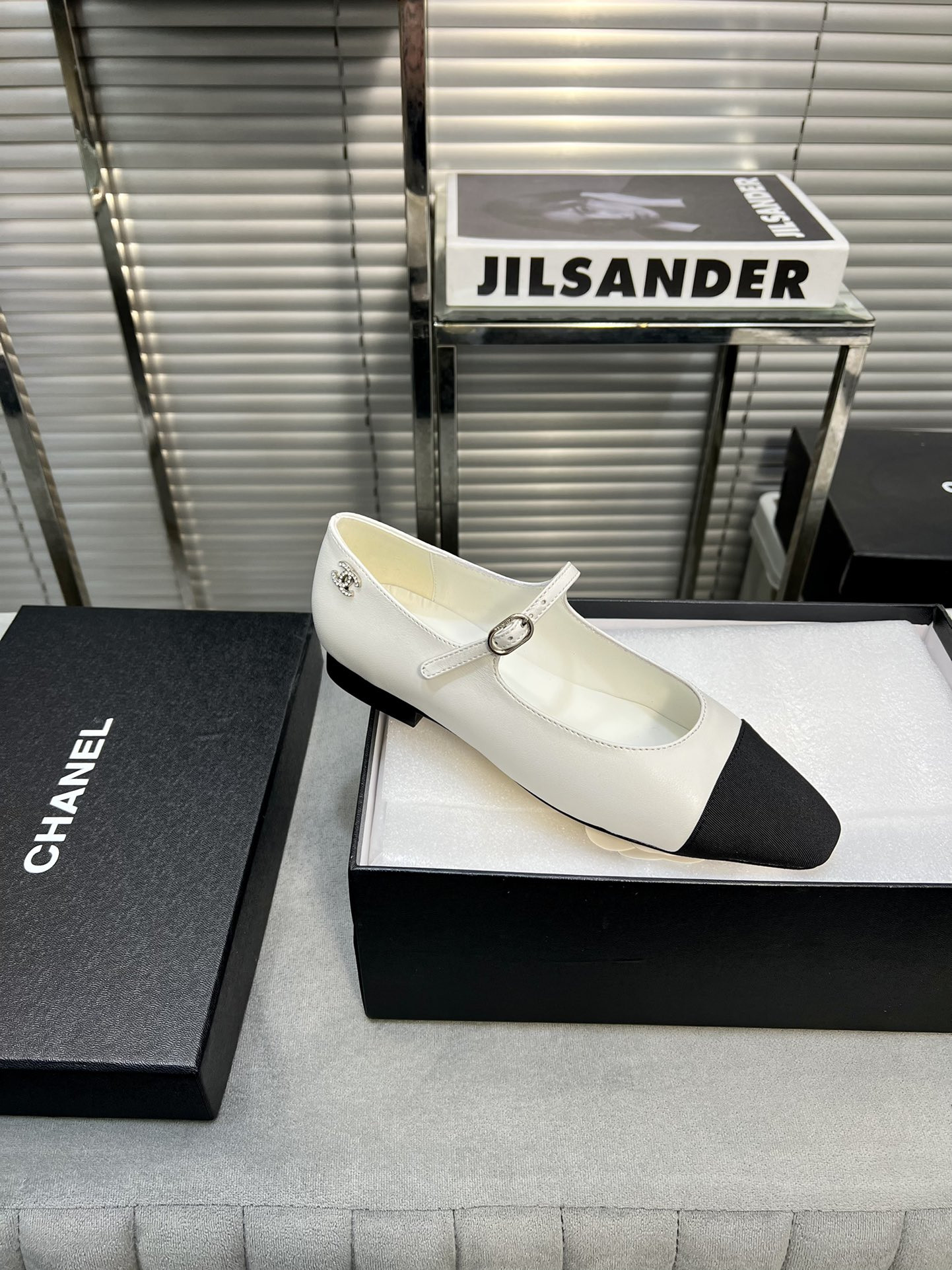 UA CHANEL MARY JANES Lambskin